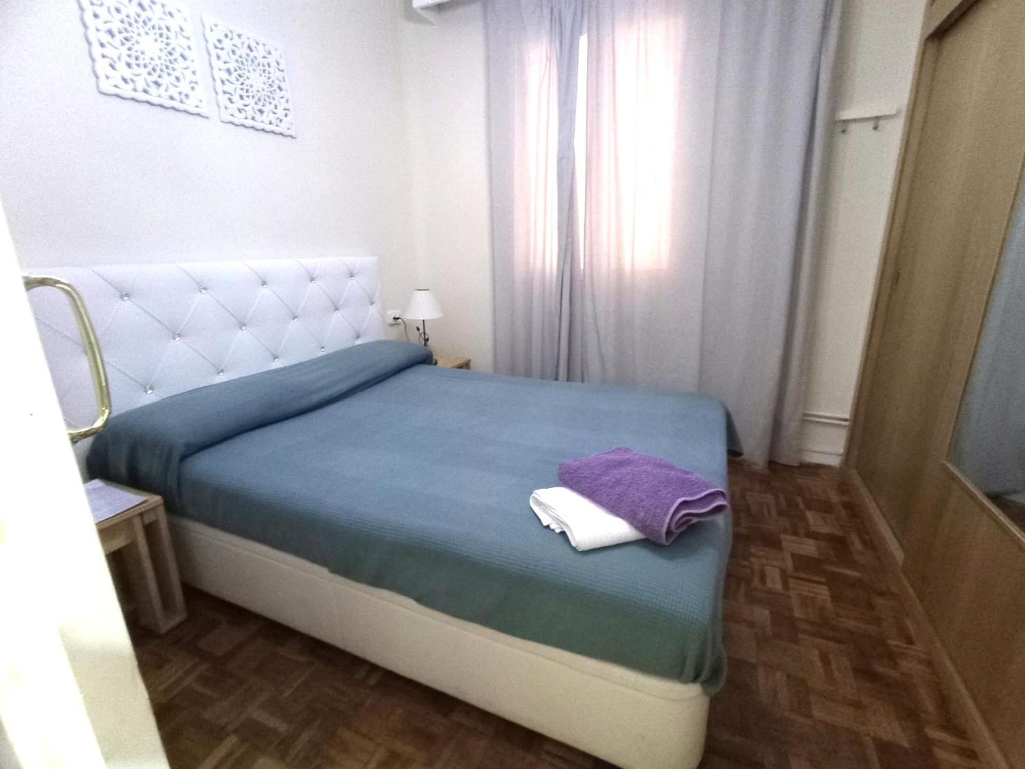 Rooms Luisa มาดริด ภายนอก รูปภาพ
